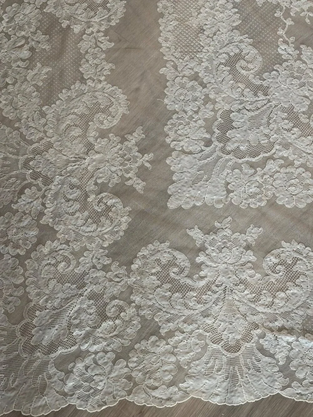 French Alençon Style Lace Tablecloth 72x104 Ivory Vintage Cottage Romantic